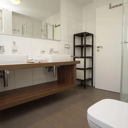 Balkon, Gratis Nutzung Vom Ahoi Erlebnisbad Und Sauna In Sellin - Meeresblick 56 Апартаменты *